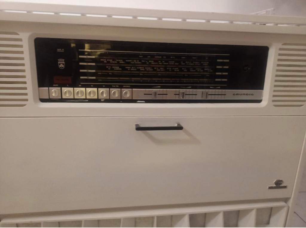 Retro radio kast, Ophalen