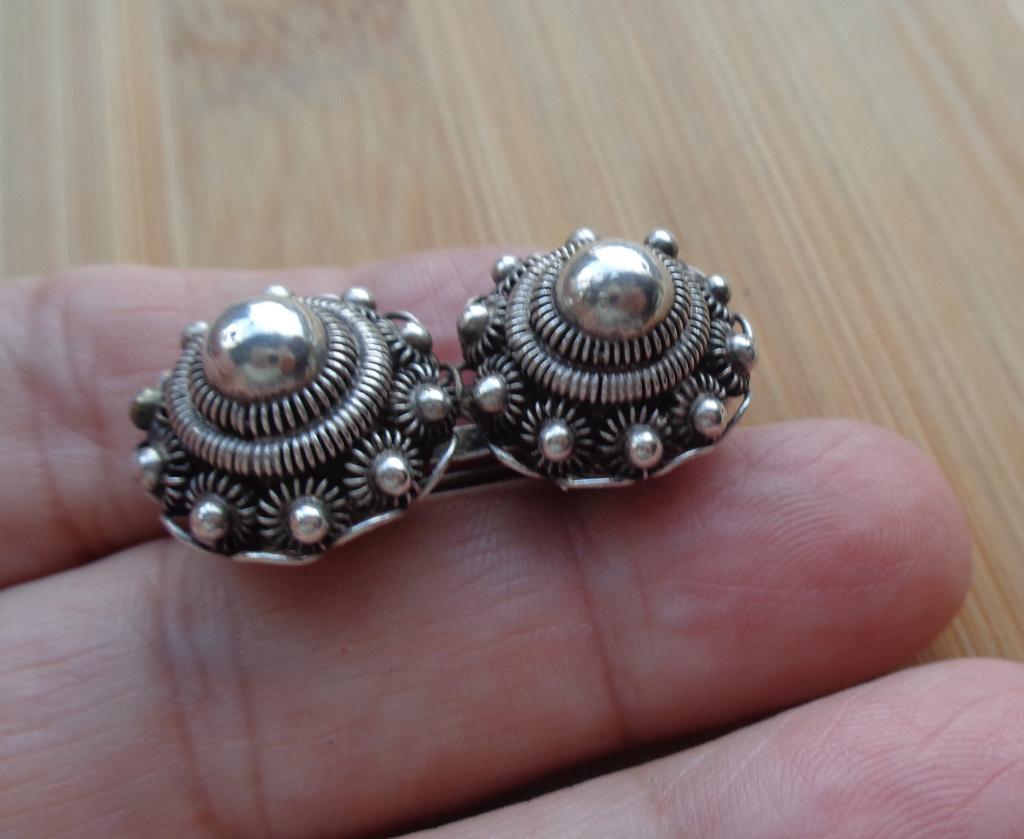 zilveren broche met twee grote Zeeuwse knopen [1041], Verzenden, Zilver, Broche