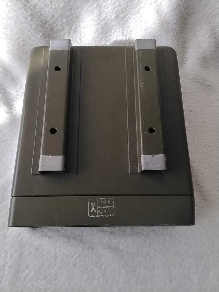 Oude militaire telefoon, Ophalen