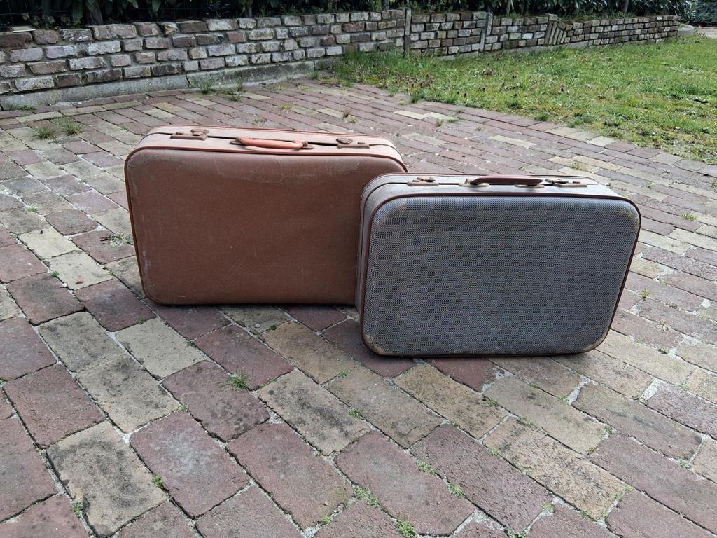 Antieke oude koffers, Ophalen