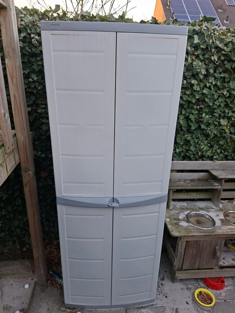 Handige kunststof tuinkast met planken, Ophalen of Verzenden