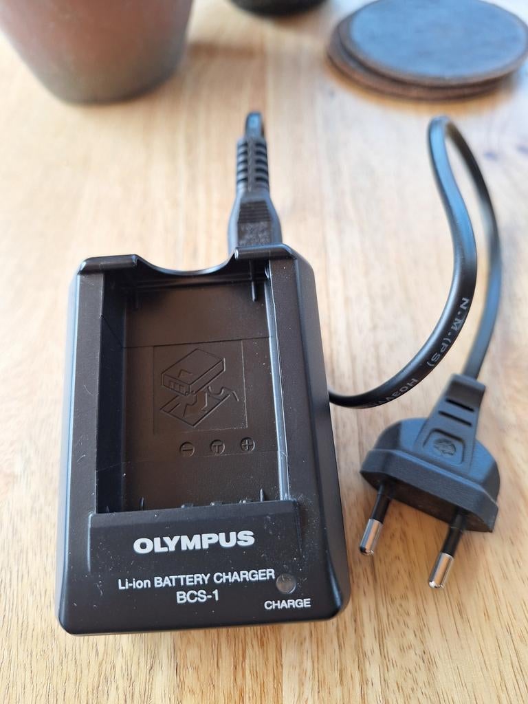 Olympus BCS-1 acculader, Ophalen of Verzenden, Zo goed als nieuw