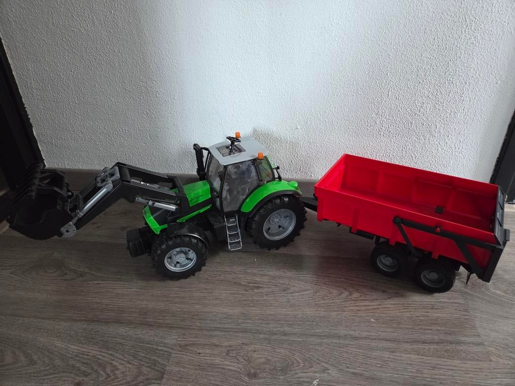 Bruder Tractor (Deutz) met aanhangwagen, Kinderen en Baby's, Speelgoed | Speelgoedvoertuigen, Ophalen of Verzenden, Zo goed als nieuw