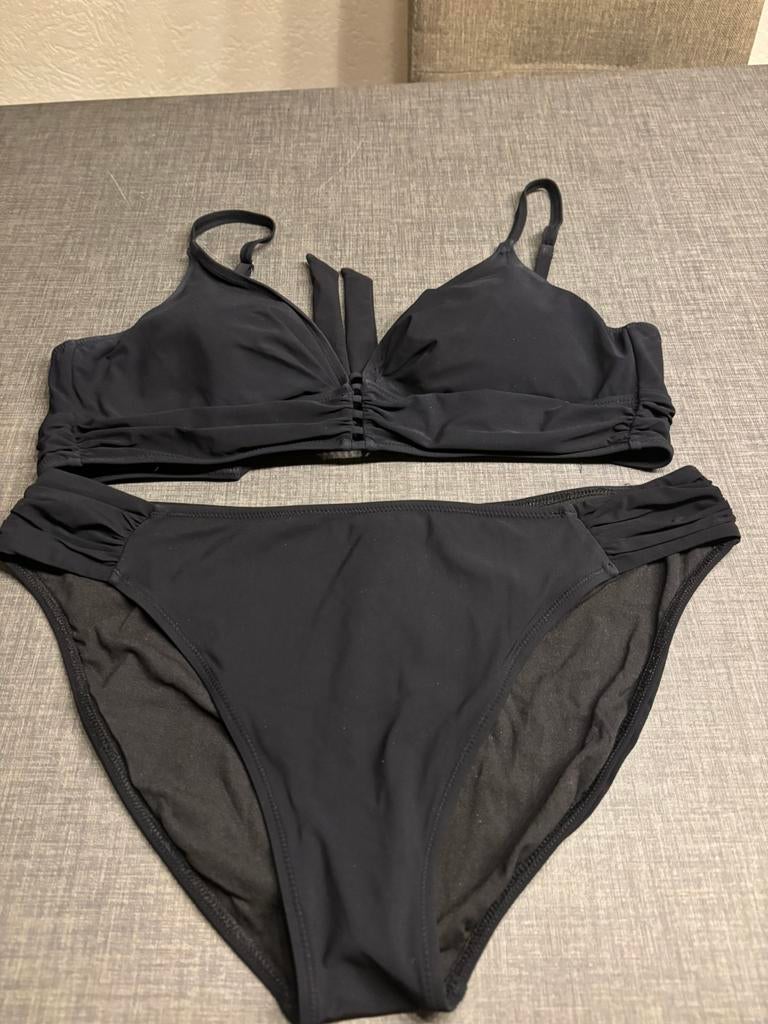 Mooie zwarte bikini van het dure merk Gottex profile in 42, Ophalen of Verzenden, Zo goed als nieuw, Zwart, Bikini