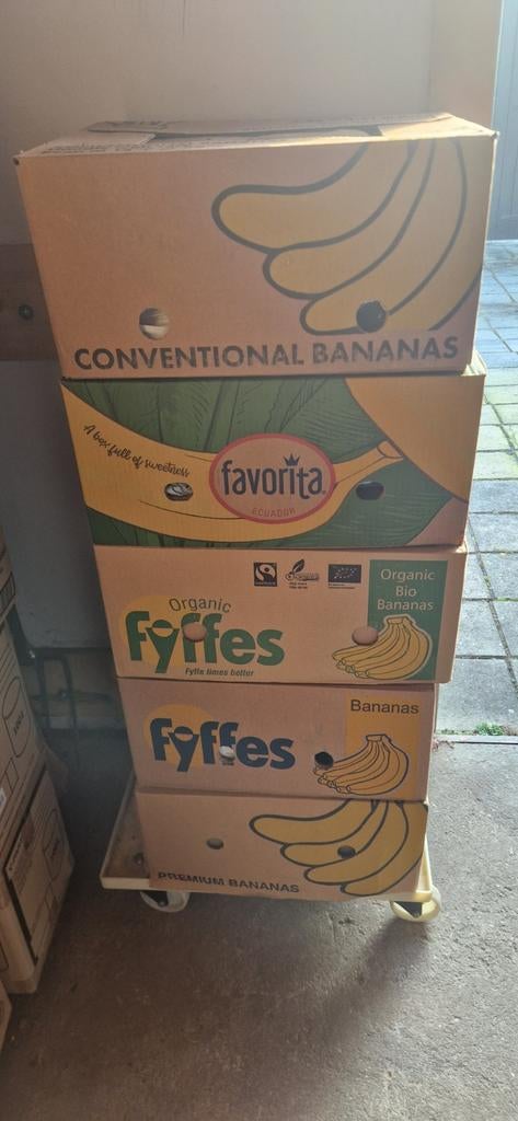 Grote partij rommelmarkt spullen, Ophalen