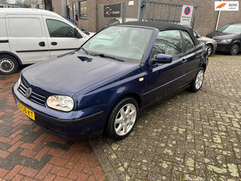 Volkswagen Golf Cabriolet 1.8 Trendline! NW APK! 113 DKM NAP, Auto's, Volkswagen, Stof, Gebruikt, 4 cilinders, Cabriolet