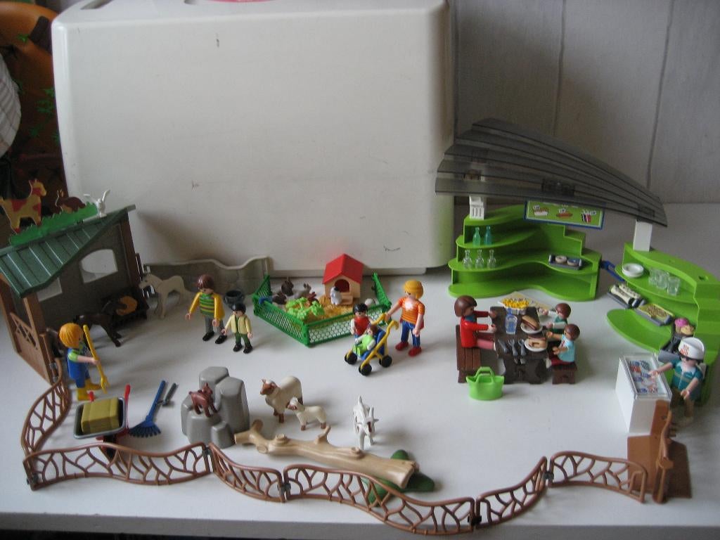 playmobil grote kinderboerderij met restaurant, Ophalen of Verzenden, Zo goed als nieuw