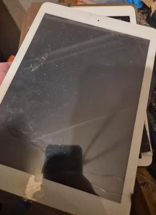 Witte iPad A1475 - Defect, Computers en Software, Apple iPads, 10 inch, Apple iPad, Wit, Ophalen of Verzenden