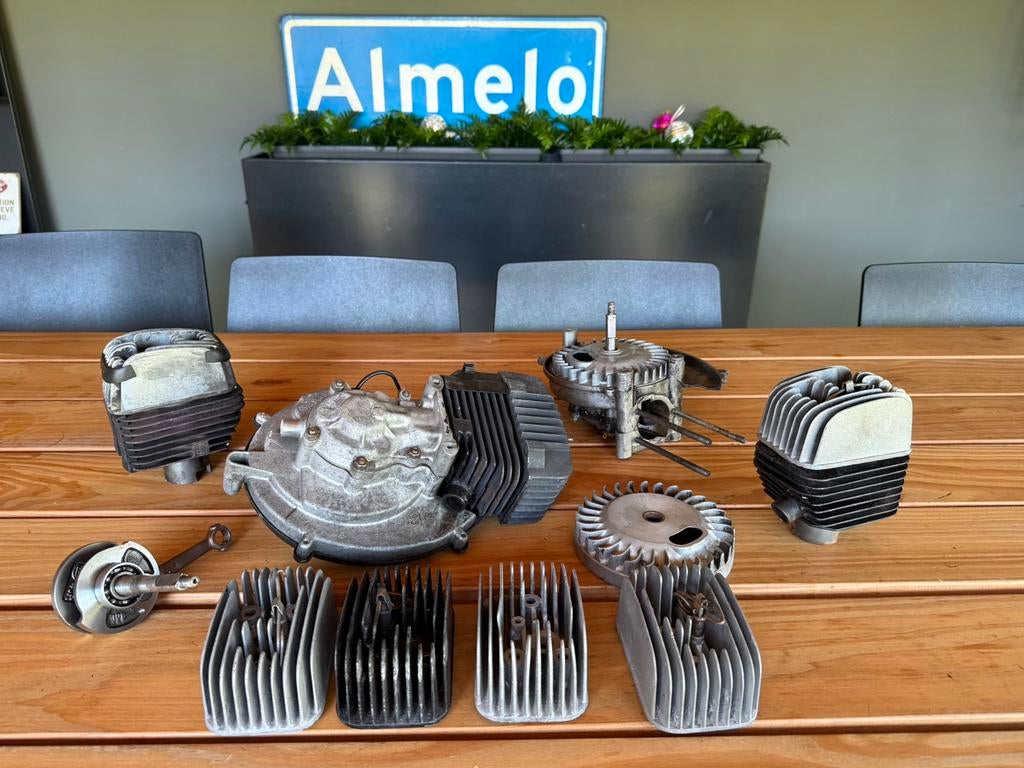 Vespa motor blokjes cilinders petjes, Fietsen en Brommers, Ophalen of Verzenden, Gebruikt, Blok