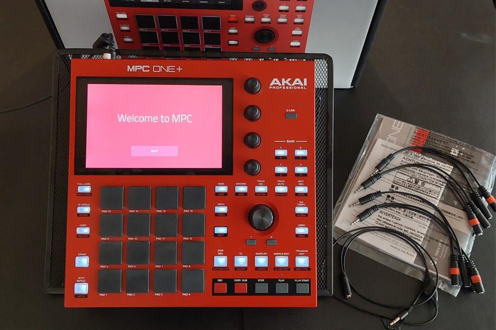 Akai MPC One+ met toebehoren, Ophalen of Verzenden, Overige aantallen, Overige merken