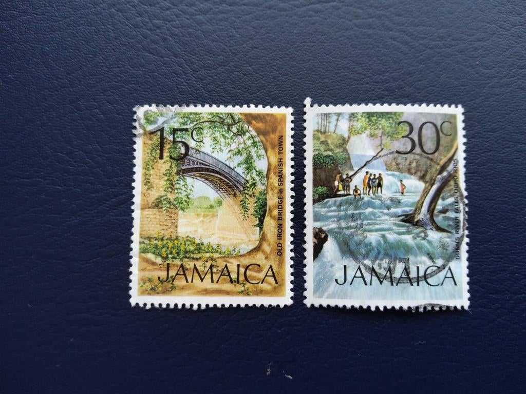 Jamaica postzegels: Oude IJzeren Brug & Dunn's River Falls, Ophalen of Verzenden, Gestempeld, Midden-Amerika