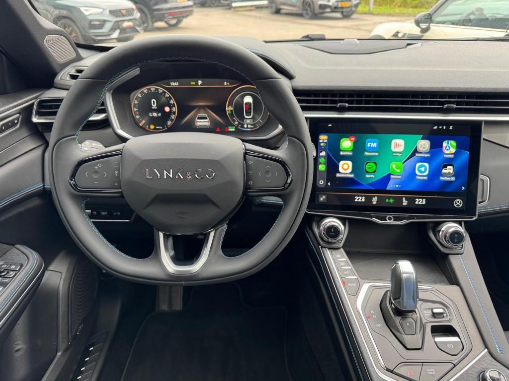 Lynk & Co 01 1.5 Hybrid Black Style, Pano, Carplay, 360cam,, USB, Bedrijf, 1854 kg, 3 cilinders