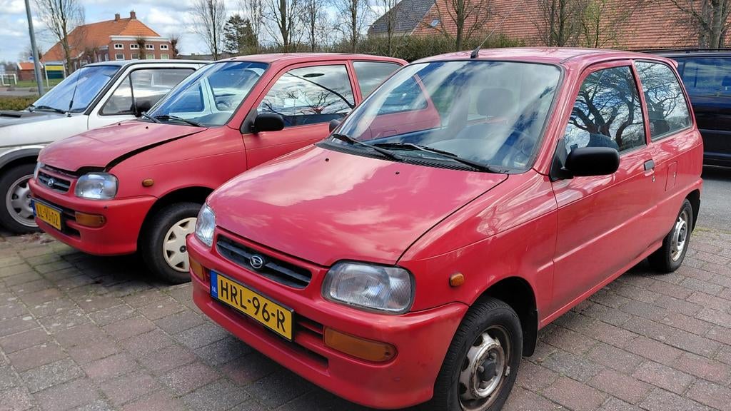 2x Daihatsu Automaat  Rood.. dus 2X 500kg Daihatsu., 540 kg, 4 stoelen, 400 kg, Particulier