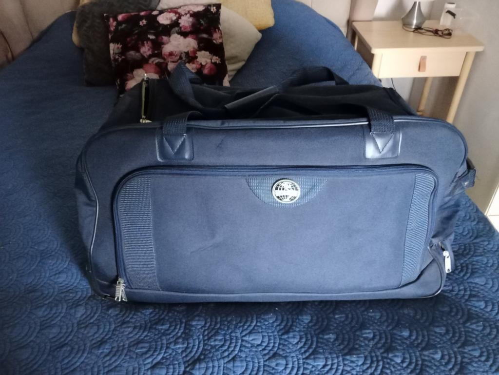 Ruime blauwe reistas met wieltjes, Ophalen of Verzenden