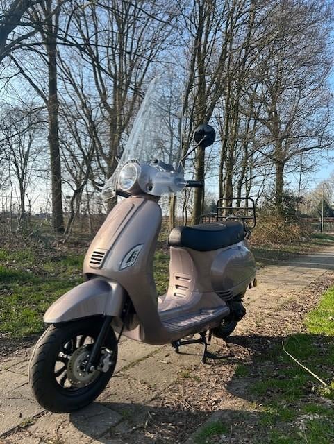 Diverse Jong Gebruikte Scooters 25/45 km, Gebruikt, Maximaal 45 km/u, Benzine, 50 cc