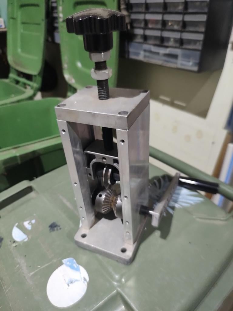 Handmatige Kabel Stripper - Efficiënt en Duurzaam, Ophalen, Gebruikt