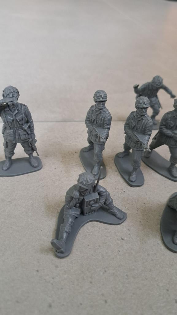 Airfix 1:32 WW2 Amerikaanse paratroepers, 30 stuks, Hobby en Vrije tijd, Modelbouw | Figuren en Diorama's, Ophalen of Verzenden