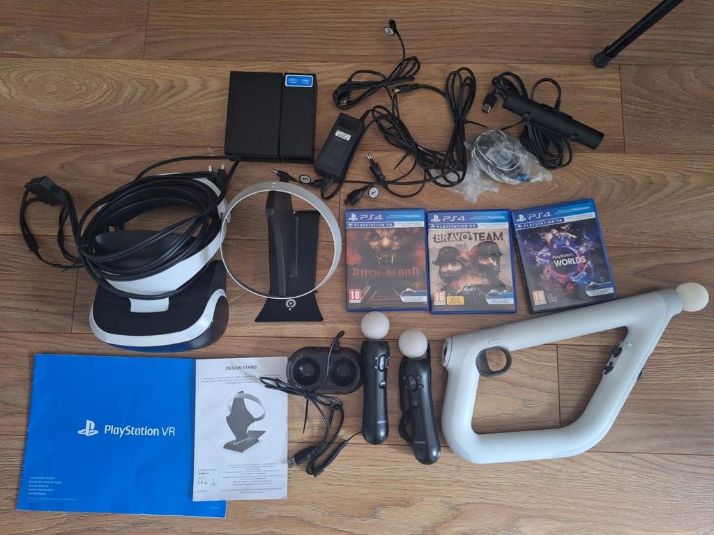 PlayStation VR-set met 2 move controllers en geweer, S, VR-bril, Ophalen of Verzenden, Zo goed als nieuw