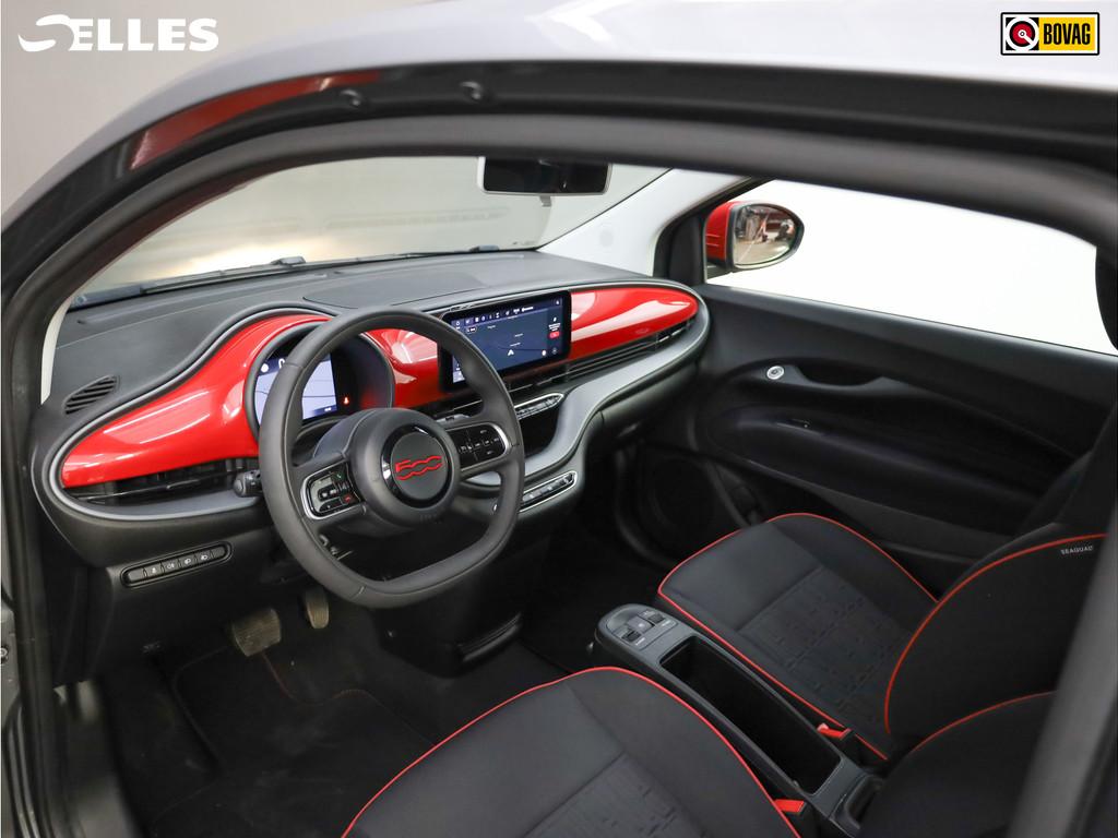 Fiat 500E RED 42 kWh | Cabrio (bj 2022, automaat), Auto's, Stof, Gebruikt, 4 stoelen, Te koop