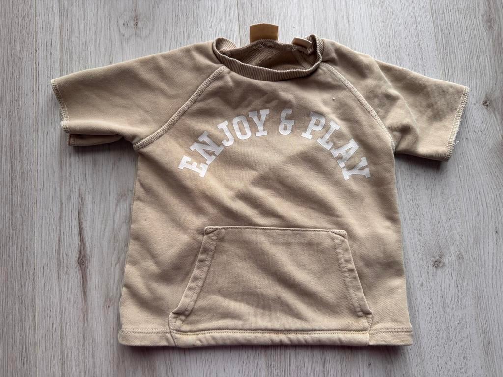 Mooi beige enjoy & Play t shirt van de Zara maat 86, Ophalen of Verzenden, Zo goed als nieuw, Jongetje, Shirtje of Longsleeve