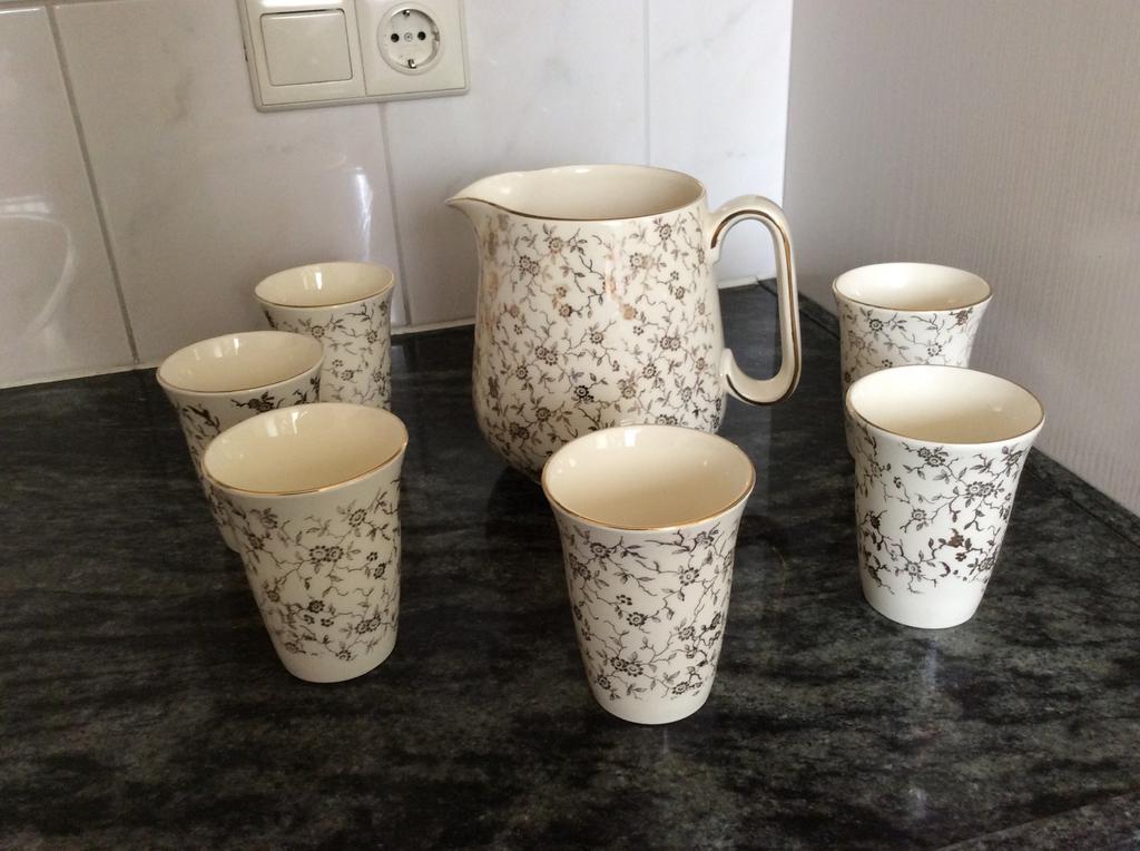 Antieke melkkan  met 6 bekers, Maastricht, Ophalen of Verzenden, Gebruikt, Overige stijlen