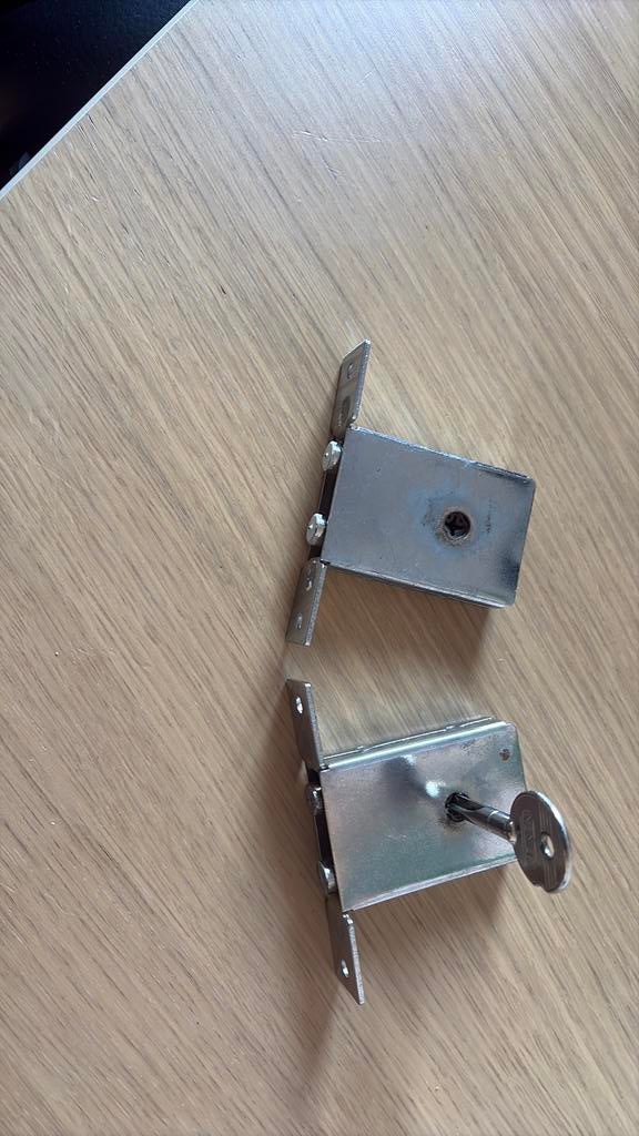 Twee Nemef pensloten met 4 sleutels, Ophalen, Zo goed als nieuw, IJzer, Slot