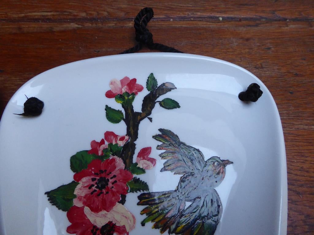 2 porseleinen wandbordjes met geschilderde vogels, Ophalen of Verzenden