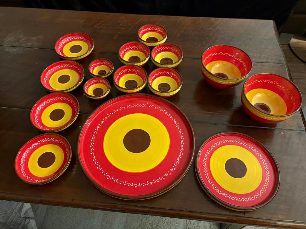 Vrolijke 15-delige tapas set van Bowls & Dishes, Ophalen of Verzenden, Overige stijlen, Aardewerk, Schaal of Schalen