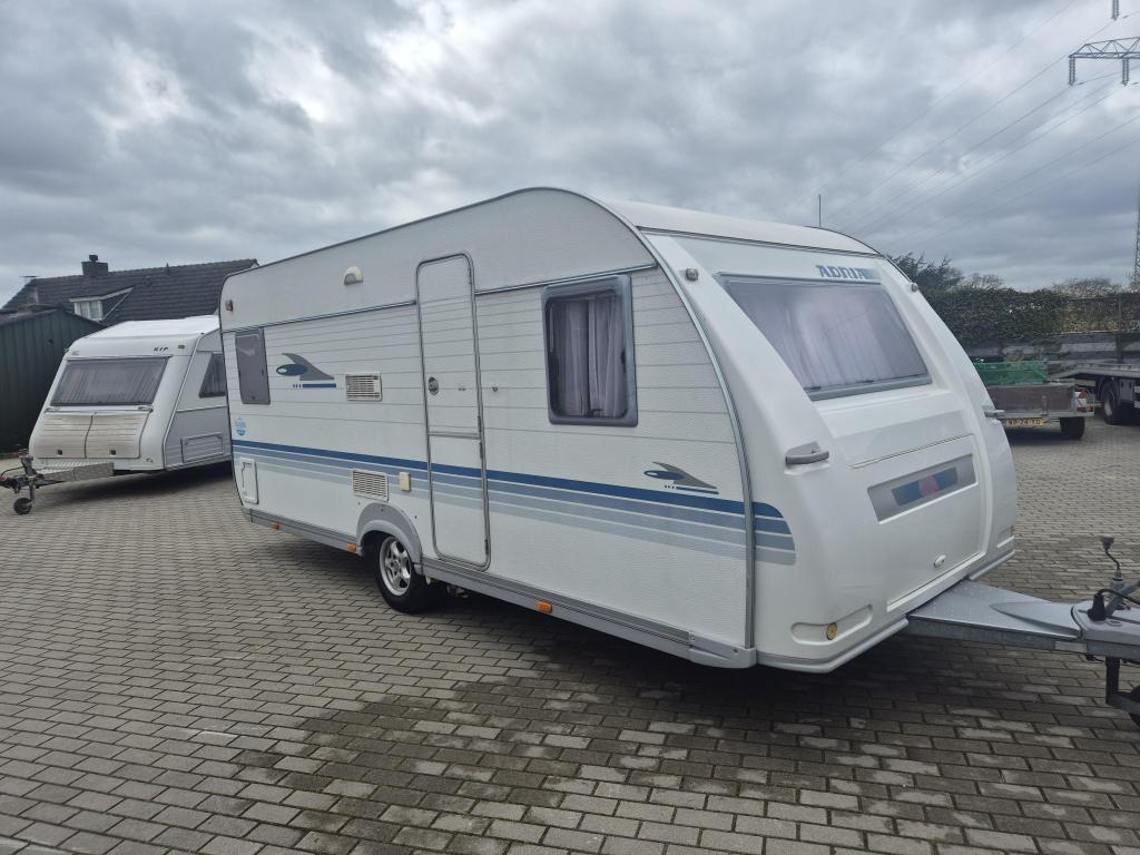 Adria Classica 513 UP + Voortent, Caravans en Kamperen, Caravans, Rondzit, Bedrijf, Schokbreker, Tot en met 4