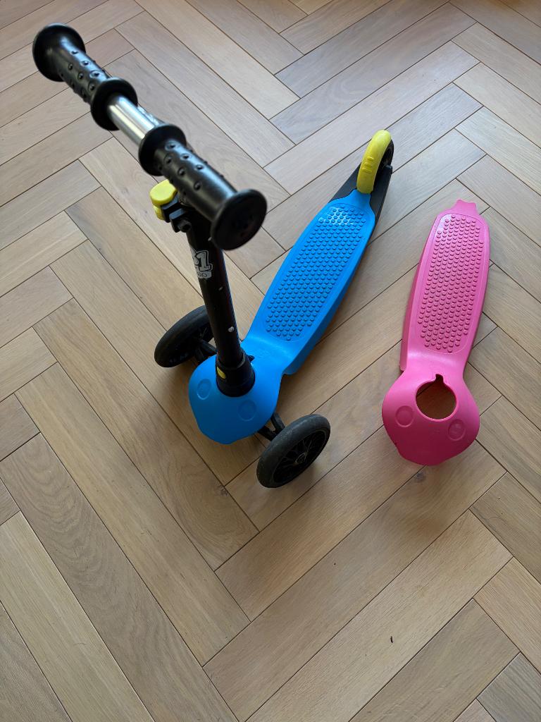Oxelo kinderstep B1 + blauwe & roze schaal, Ophalen, Gebruikt, Gewone step, Oxelo (Decathlon)