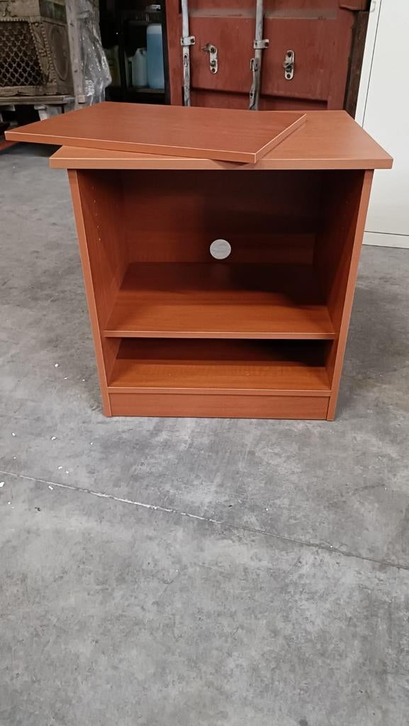 Nachtkastje of bijzettafel kersenhout, Huis en Inrichting, Slaapkamer | Nachtkastjes, Ophalen