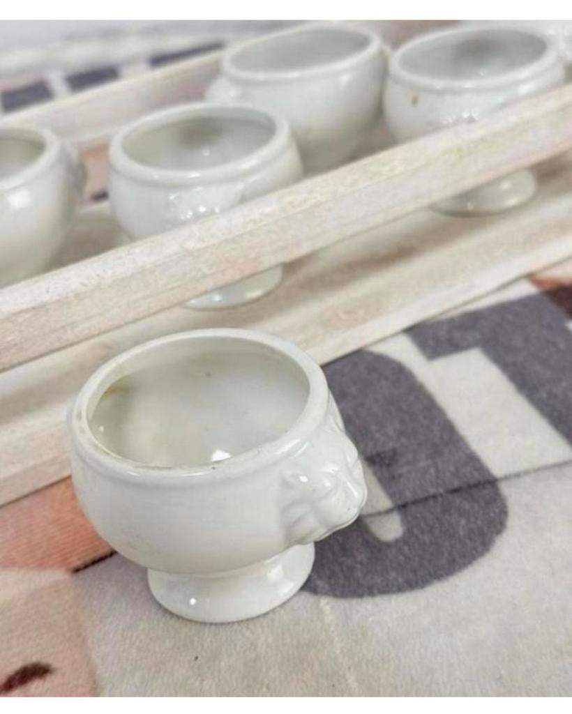 Vintage houten plankje met 6 eierdopjes eierdopje schaaltjes, Ophalen of Verzenden, Zo goed als nieuw, H, H