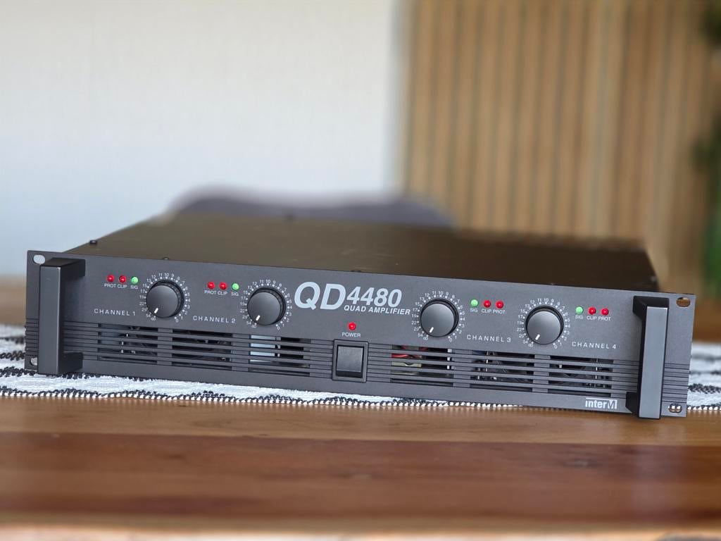 INTER M QD4480 QUAD AMPLIFIER *4x120W *2x240W, Audio, Tv en Foto, Versterkers en Receivers, Zo goed als nieuw, 120 watt of meer