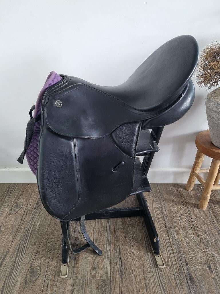 Net Kieffer dressuurzadel Wien de Luxe maat 2, Dieren en Toebehoren, Paarden en Pony's | Zadels, Ophalen of Verzenden, Zo goed als nieuw