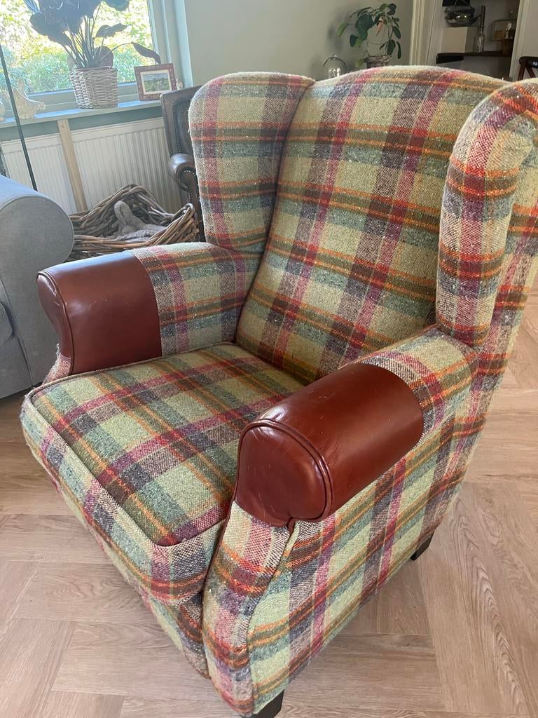 Comfortabele Schotse ruit fauteuil met leren armleuningen, Ophalen, Gebruikt, Stof, 75 tot 100 cm