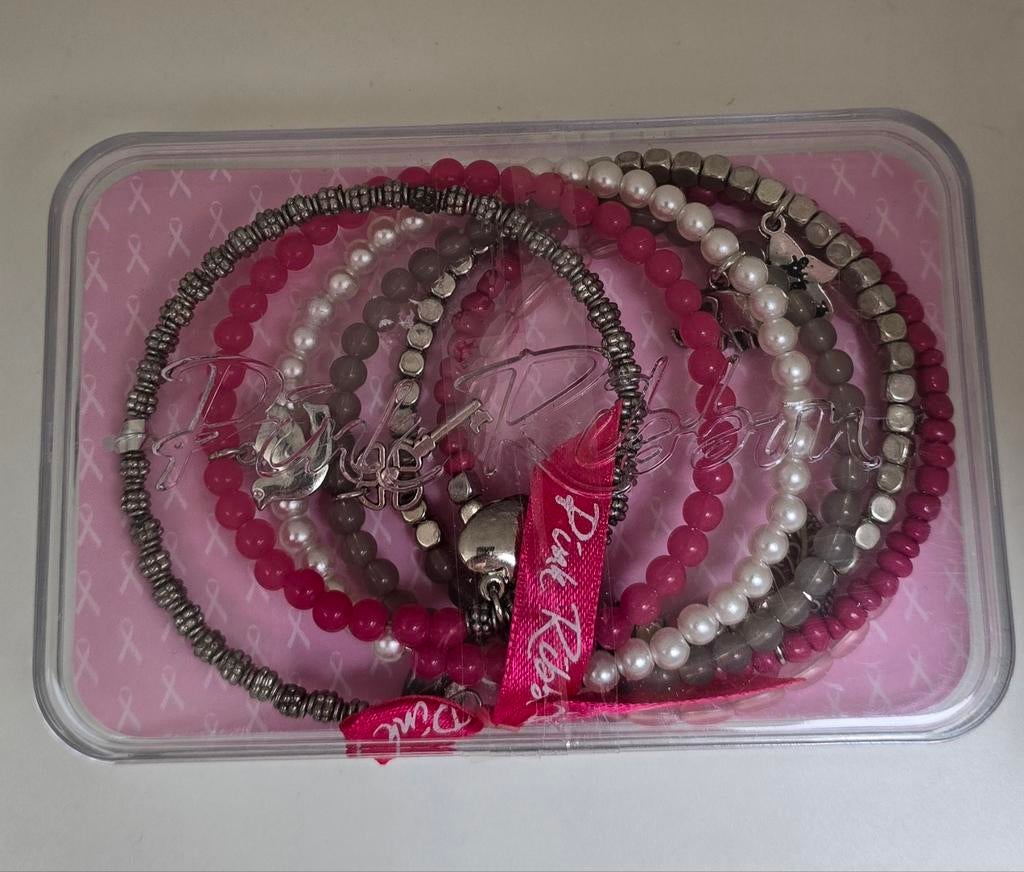 Pink Ribbon Geluksarmbanden Set - Steun Borstkankeronderzoek, Sieraden, Tassen en Uiterlijk, Armbanden, Zo goed als nieuw, Overige materialen