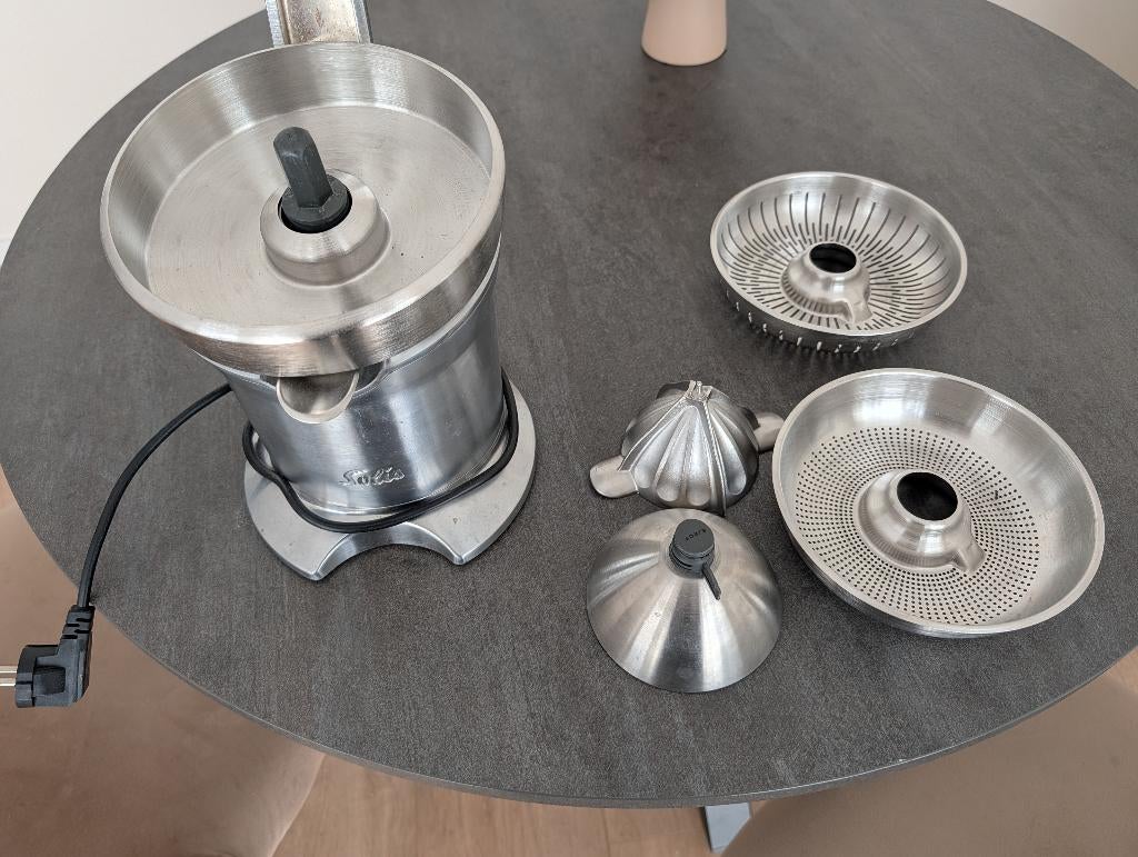 Citruspers - RVS - Solis Citrus Press Pro Zilver, Witgoed en Apparatuur, Juicers, Ophalen of Verzenden, Zo goed als nieuw, Elektrisch