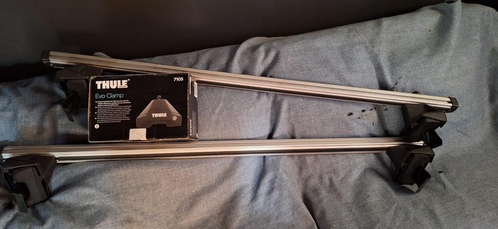 Thule dakdragers (Evo Clamp 7105) + stangen + kit Fiat 500X, Ophalen, Zo goed als nieuw