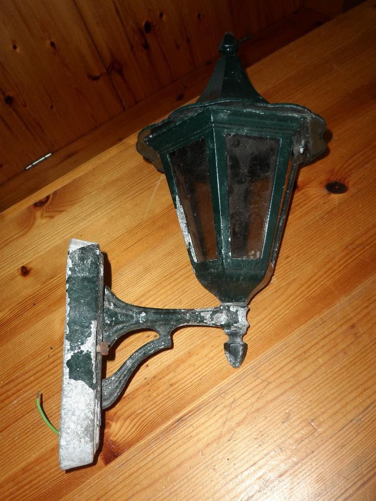 Buitenlamp - groen 2x, Gebruikt, Wandlamp, Ophalen of Verzenden, Netvoeding