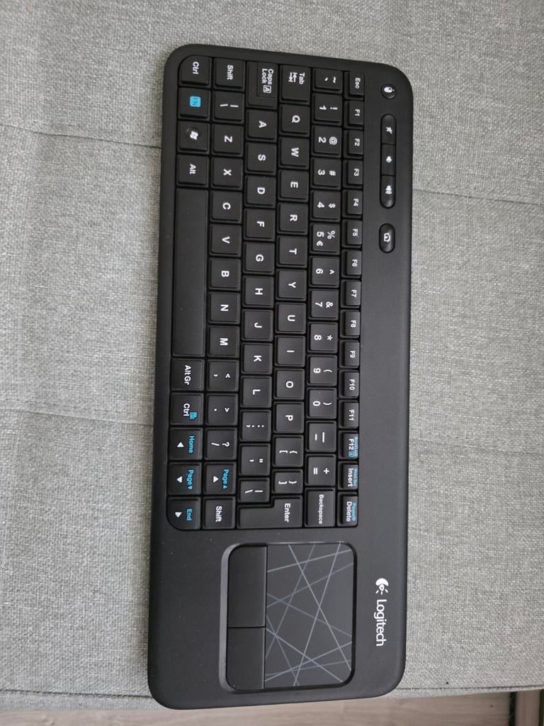 Logitech K400 wireless keyboard en muis in 1 - Als nieuw, Computers en Software, Toetsenborden, Ophalen of Verzenden, Zo goed als nieuw