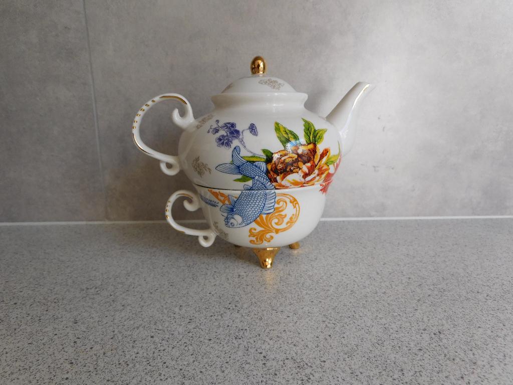 Tea for One Theepot en Kopje Tussen Kunst en Kitsch AVRO, Ophalen of Verzenden, Zo goed als nieuw, Overige stijlen, Kop(pen) en/of Schotel(s)