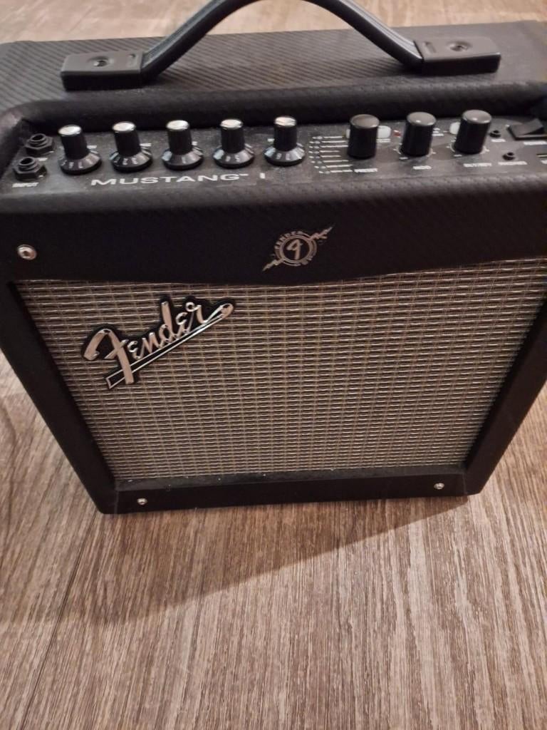 Fender Mustang versterker, Muziek en Instrumenten, Versterkers | Bas en Gitaar, Ophalen, Zo goed als nieuw, Gitaar, Minder dan 50 watt