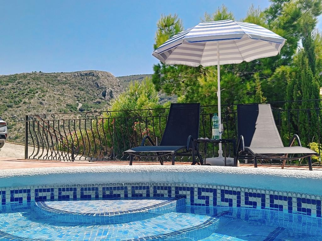 Charmant Verblijf  in Costa Blanca Noord met zeezicht, In bergen of heuvels, Costa Blanca, Open haard, Overige