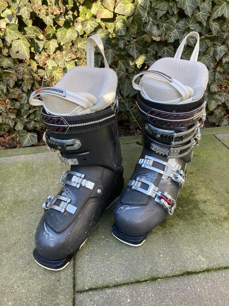 Nirdica skischoenen maat 24, dames 37, Sport en Fitness, Skiën en Langlaufen, Ophalen, Gebruikt, Schoenen, Nordica