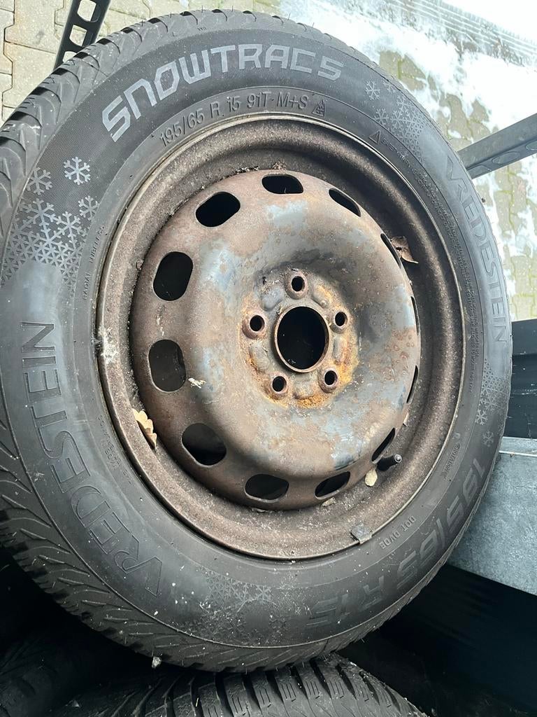 Winterbanden + Velgen Ford Focus - 195/65 R15, Gebruikt, 15 inch, Banden en Velgen, Personenwagen