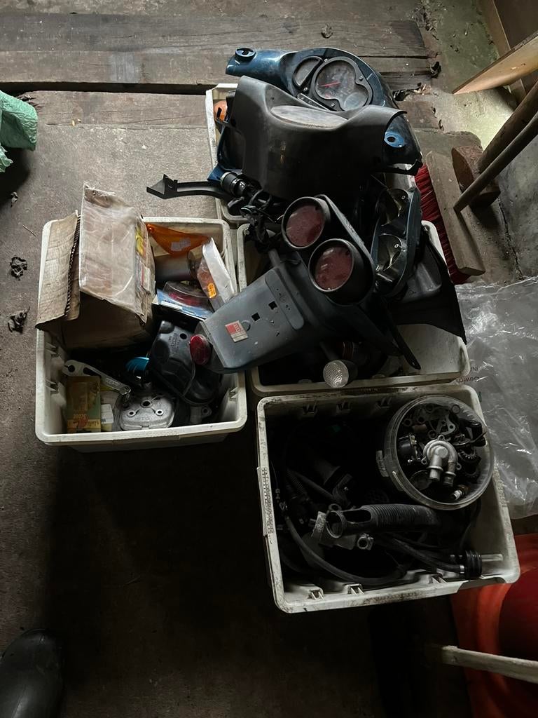 Veel scooter onderdelen, Fietsen en Brommers, Brommeronderdelen | Scooters, Ophalen, Overige typen, Peugeot