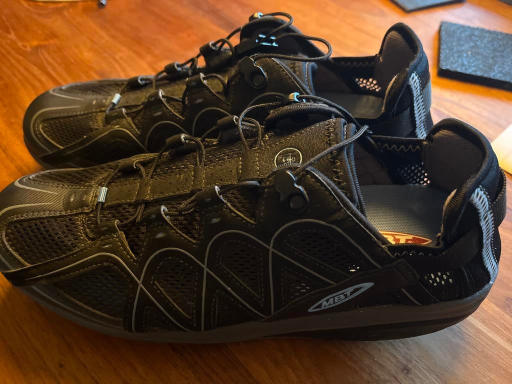 MBT Damesschoenen Maat 40, Ophalen of Verzenden, Zo goed als nieuw, Zwart, Sneakers of Gympen