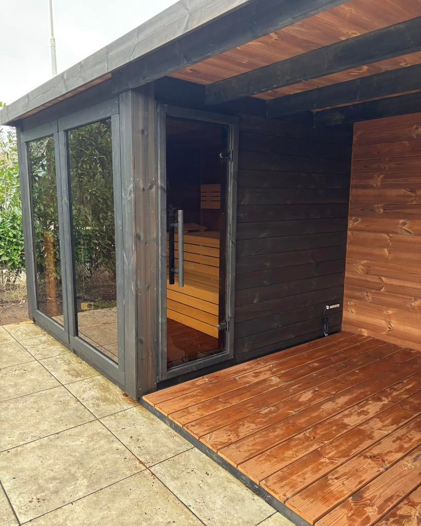 Thermowood buitensauna met overkapping. Sauna maatwerk, Ophalen of Verzenden, Nieuw, Fins of Traditioneel, Complete sauna