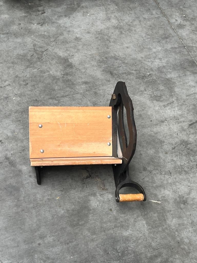 Stokbrood snijder gietijzer, Ophalen of Verzenden