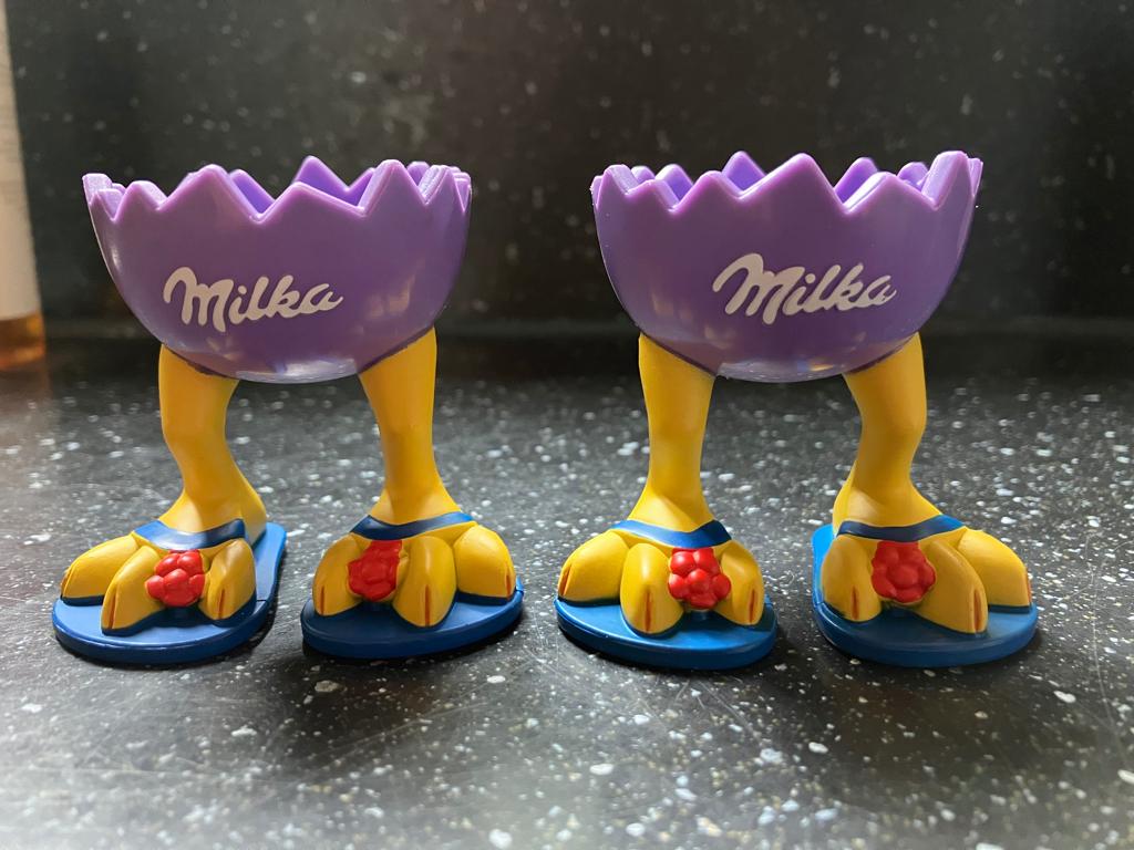 Milka eierdopjes 2 stuks, Ophalen of Verzenden, Zo goed als nieuw, Gebruiksvoorwerp
